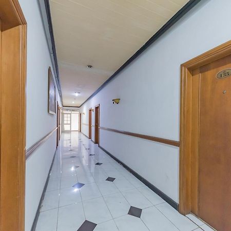 Urbanview Hotel Crown Tasikmalaya By Reddoorz Kültér fotó