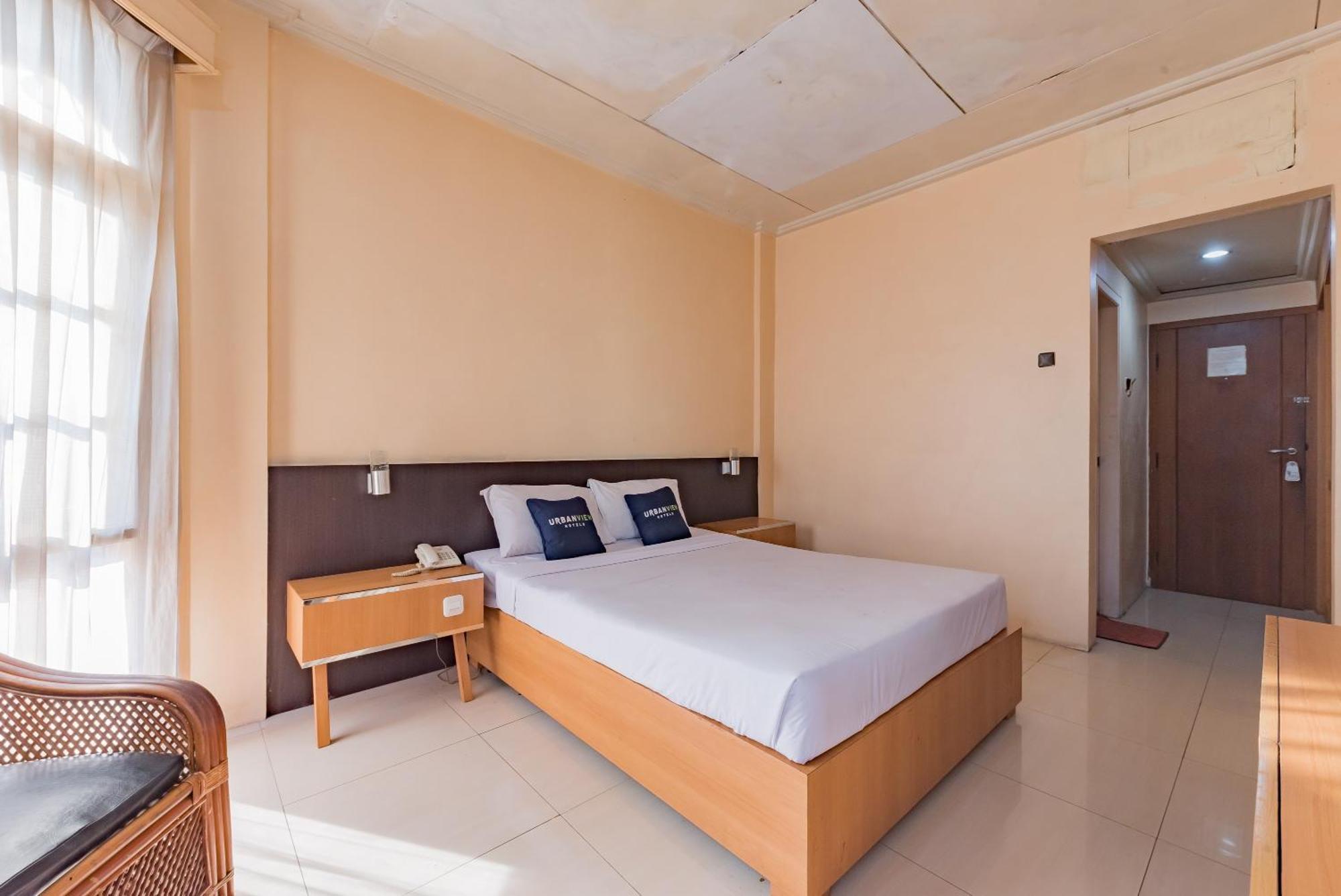 Urbanview Hotel Crown Tasikmalaya By Reddoorz Kültér fotó
